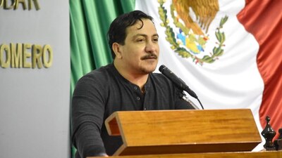 El diputado local de Tabasco despotricó contra los españoles e ingleses