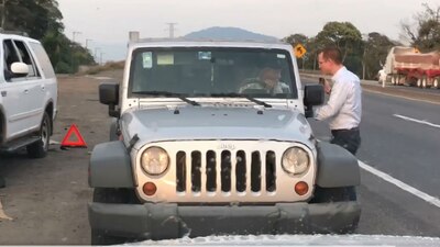 Ricardo Anaya platicó con uno de los sujetos que supuestamente lo siguen durante su precampaña
