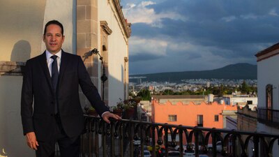 El gobernador separó del cargo a su secretario particular