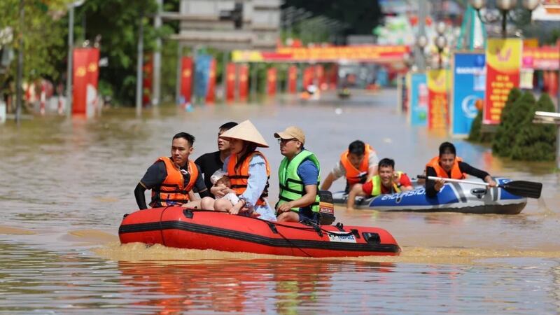 Vietnam reporta muertes y severas inundaciones tras paso del Tifón ‘Matmo’