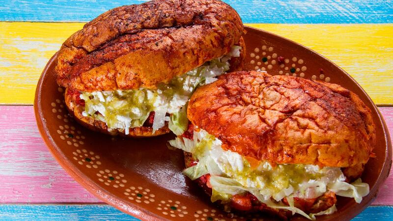 ¡Pambazos y dulces típicos! Este será el menú mexicano en ‘El Torito’ para el 15 de septiembre