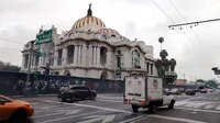Blindan monumentos y negocios del Centro Histórico por tercera marcha contra la gentrificación