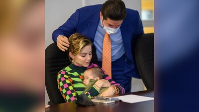 La pareja 'adoptó' a un bebé por un fin de semana y fueron criticados en redes