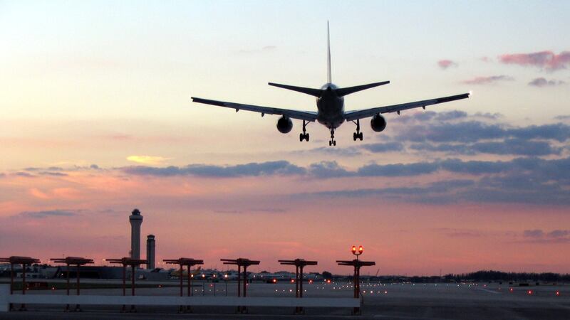 EU emite alerta a pilotos ante posibles acciones militares en México y otros países de Latam