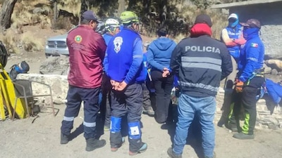 Las autoridades sigue buscando al alpinista desaparecido
