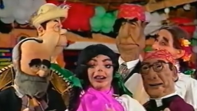 Este programa de humor político tuvo un espacio en la barra nocturna de Azteca 7 en 2003