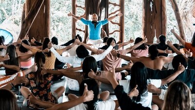 El conferencista y 'coach' fue acusado por Maire Wink de atraer a mujeres para después abusar sexualmente de ellas
