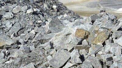 El mandatario aseguró que los créditos tendrán tasas bajas para no endeudar a la CFE