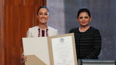 Mónica Soto entregó la constancia de mayoría a Claudia Sheinbaum