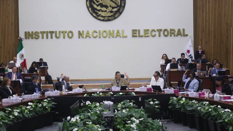 INE determina sancionar a candidatos del PJ que estuvieron en acordeones