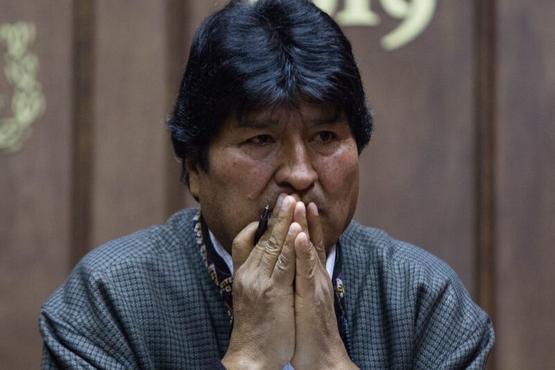 Relató que los encapuchados buscaron emboscarlo y realizaron al menos 14 disparos