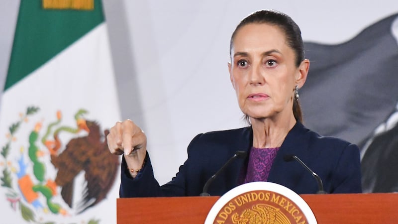Sheinbaum alista reforma para cerrar la puerta al injerencismo en Presidencia y gubernaturas