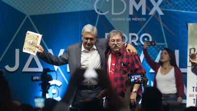 Andrés Manuel López Obrador, participó en los comentarios de un libro de Paco Ignacio Taibo II, en octubre de 2017