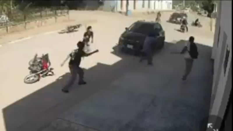 Detienen a 2 adolescentes tras protagonizar pelea con machetes en Ahome, Sinaloa
