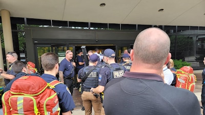 Un hombre habría entrado con rifle a disparar en el edificio Natalie en el hospital de Tulsa