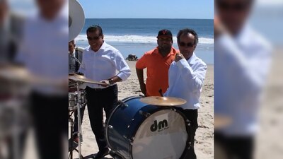 El diplomático estuvo acompañado de Édgar González Zatarain, alcalde Mazatlán