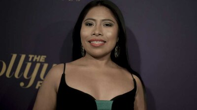 La actriz mexicana portó seis diferentes atuendos para el evento, la mayoría de diseñadoras y diseñadores latinos