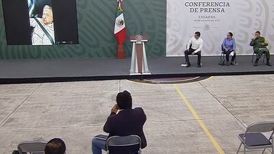 El presidente no estuvo presente en su conferencia debido a un bloqueo de la CNTE