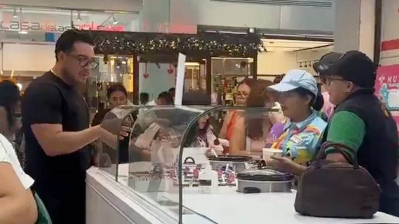 VIDEO: Surge #LordNutrisa por gritar y maltratar a empleadas de heladería