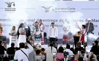Ministros asisten a ceremonia tradicional de purificación y entrega de bastón de mando
