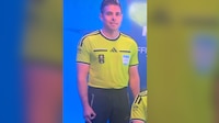 VIDEO: Investigan a árbitro australiano que hizo una señal neonazi durante transmisión del Mundial