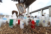 “Chofer de la pipa perdió el control en una curva, volcó y los contenedores chocaron 2 veces”: FGJCDMX