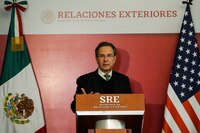 Organización latina en EU reconoce labor del embajador Esteban Moctezuma