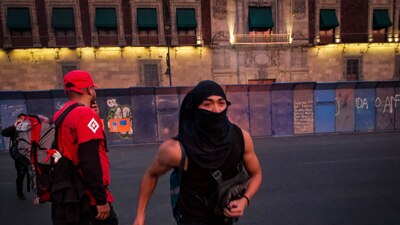 El Palacio Nacional estaba resguardado por vallas metálicas.