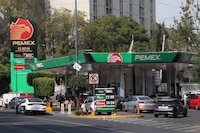 ‘Poco a Poco’ baja el precio de la gasolina regular en México: Profeco