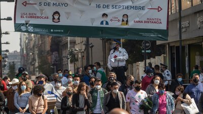 aglomeraciones en la capital del país pese a que la epidemia está activa.
