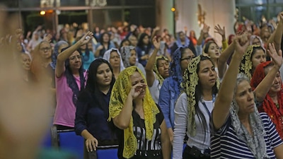 Tras la detención de Naasón Joaquín García, cientos de seguidores de esta iglesia pidieron por la libertad de su líder