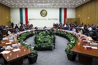 INE elige de manera temporal a presidentes de 3 comisiones que quedaron vacantes