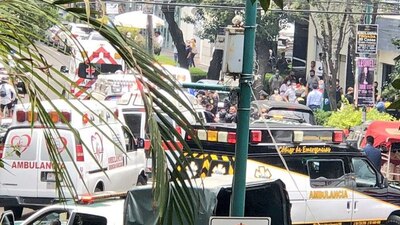 Ambulancias llegaron al lugar de los hechos.