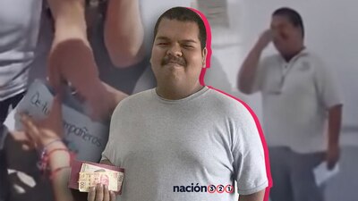 David Yépez muestra la beca Benito Juárez que recibió este fin de semana