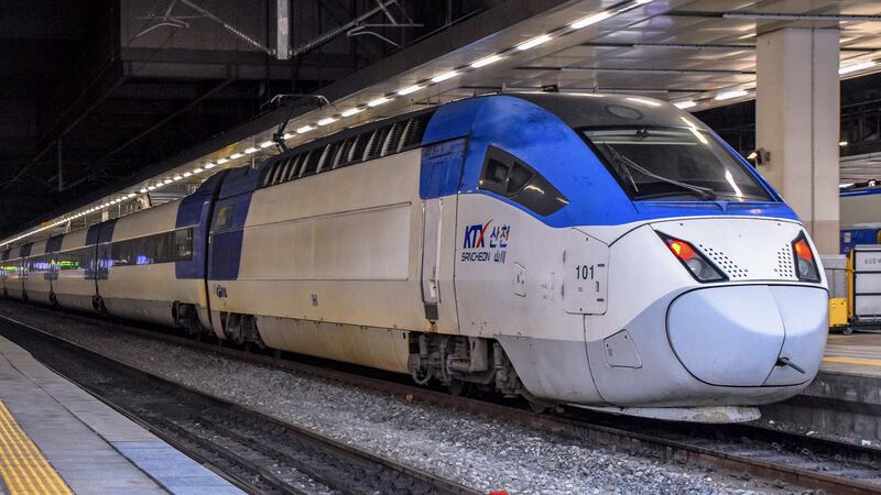 Colapsa túnel en construcción del metro de Corea del Sur; habría personas atrapadas