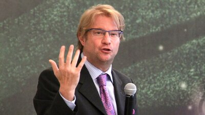 El exdiplomático se encuentra prófugo en Israel