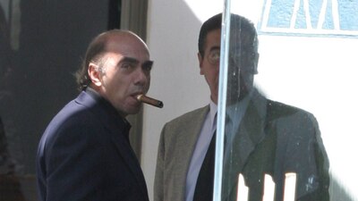 El empresario textilero cuenta con una orden de aprehensión en su contra por el delito de tortura contra la periodista