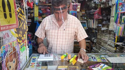 El gobierno de la CDMX incorporó a las actividades a las papelerías y las ópticas