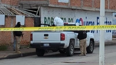 El agente heridos se reporta como grave, pues recibió un balazo en la cabeza