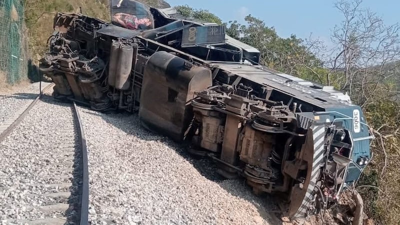 FGR debe determinar la situación legal del chofer del Tren Interoceánico que chocó: Sheinbaum