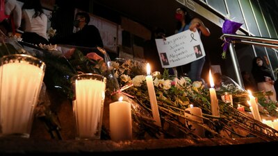 afuera de la estación Olivos colocaron un alatar en memoria a los 26 fallecidos