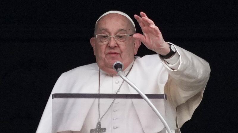 Papa Francisco arremete contra Trump y tacha de “vergüenza”, planes de deportación
