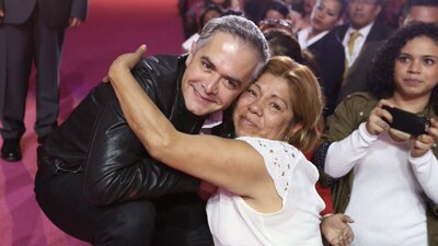 Miguel Ángel Mancera durante un evento por el Día de las Madres