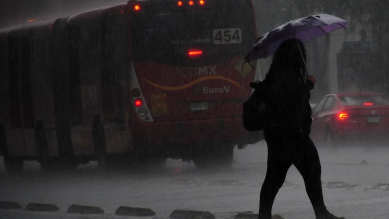 CDMX activa alertas Amarilla y Naranja por lluvias fuertes, granizo y riesgo de inundaciones