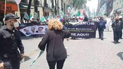 El contigente de FRENA no fue bien recibido por los deudos de las víctimas de la L12