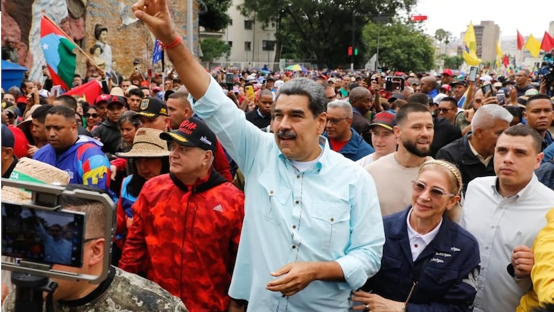 EU ataca Venezuela, detiene a Nicolás Maduro y lo saca de su país