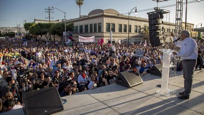 El 14 de abril por su gira de campaña en la ciudad de Tijuana, Baja California