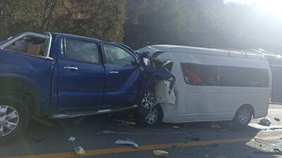 De acuerdo con los datos de policía vial estatal, los dos vehículos involucrados chocaron de manera frontal