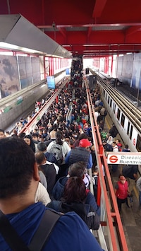 Ajuste por trabajos de conexión al AIFA  genera retrasos en el tren suburbano