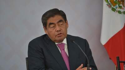 El Gobernador de Puebla, Miguel Barbosa anunció la organización de una marcha en apoyo a la 4T.